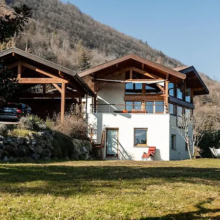 House Between And Mountains Stunning View *